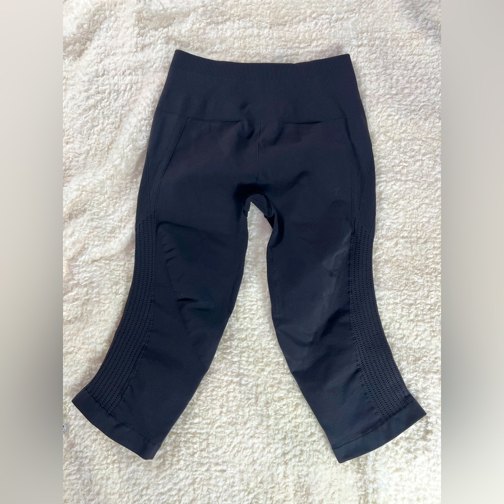 Lululemon Athletica Compression Crop Leggings Gem